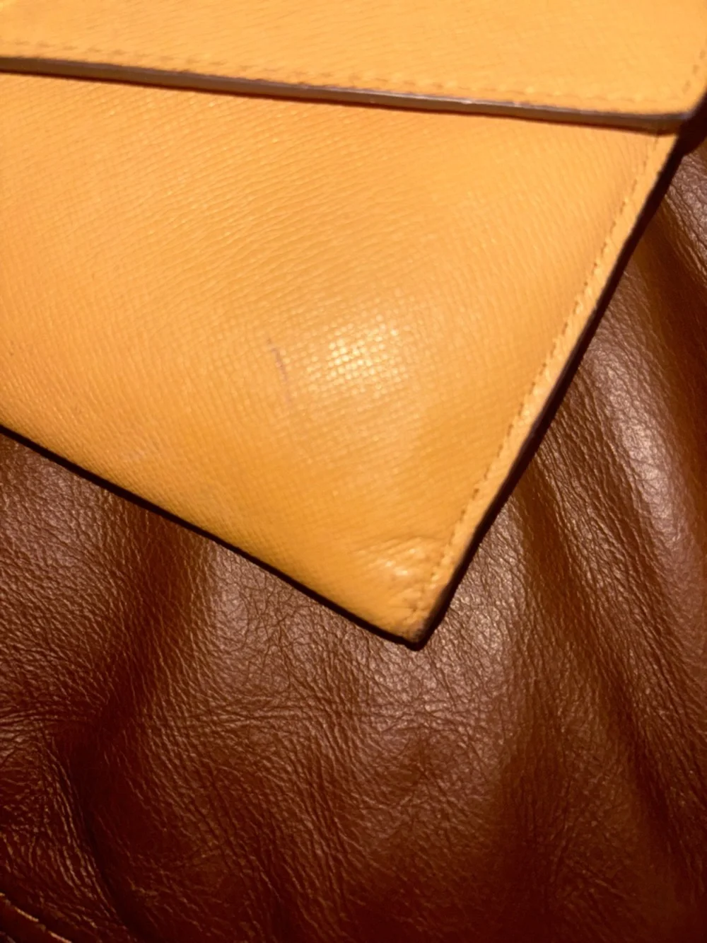 Beautiful Coach Tan Leather Envelope Wallet with Gold-Tone Snap - Picture 5 of 7